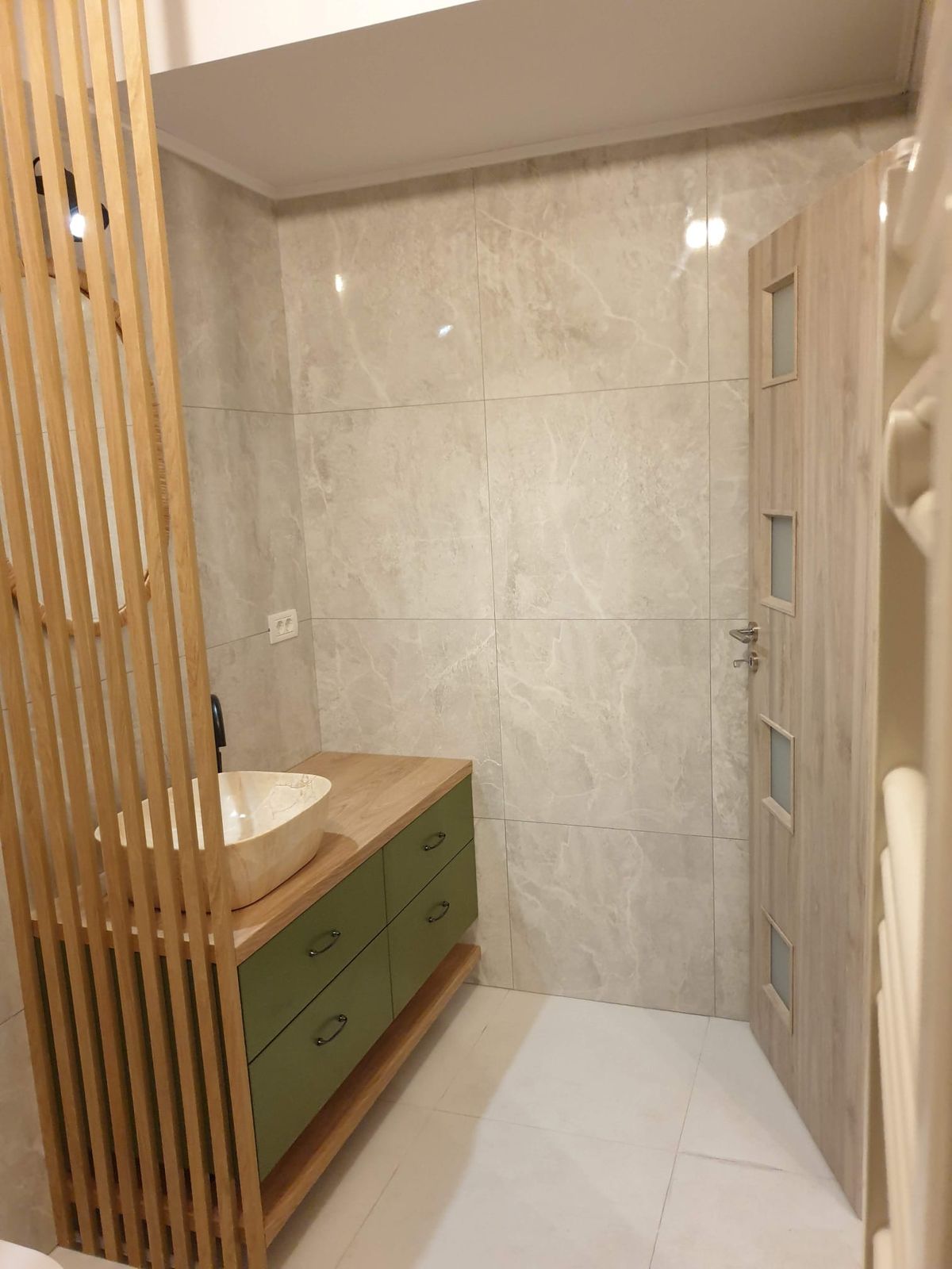 Mobilier de baie la comandă București — proiect Daxa Wood 3