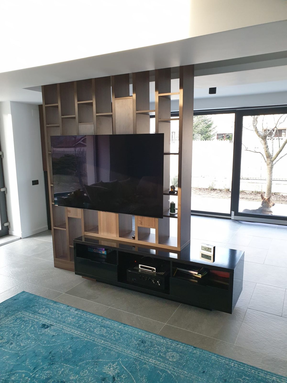 Mobilier living la comandă București — proiect Daxa Wood 4